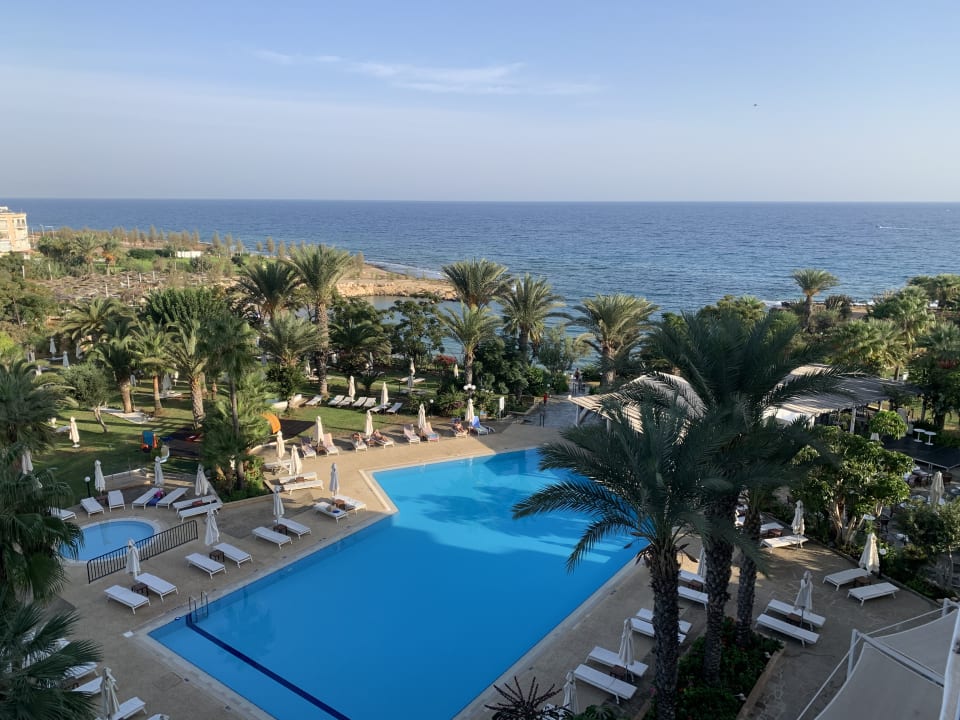 Außenansicht Crystal Springs Beach Hotel