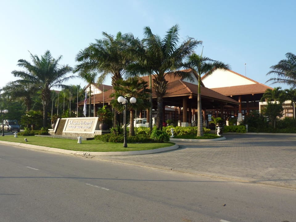 Hoteleinfahrt Golden Sand Resort and Spa Hoi An
