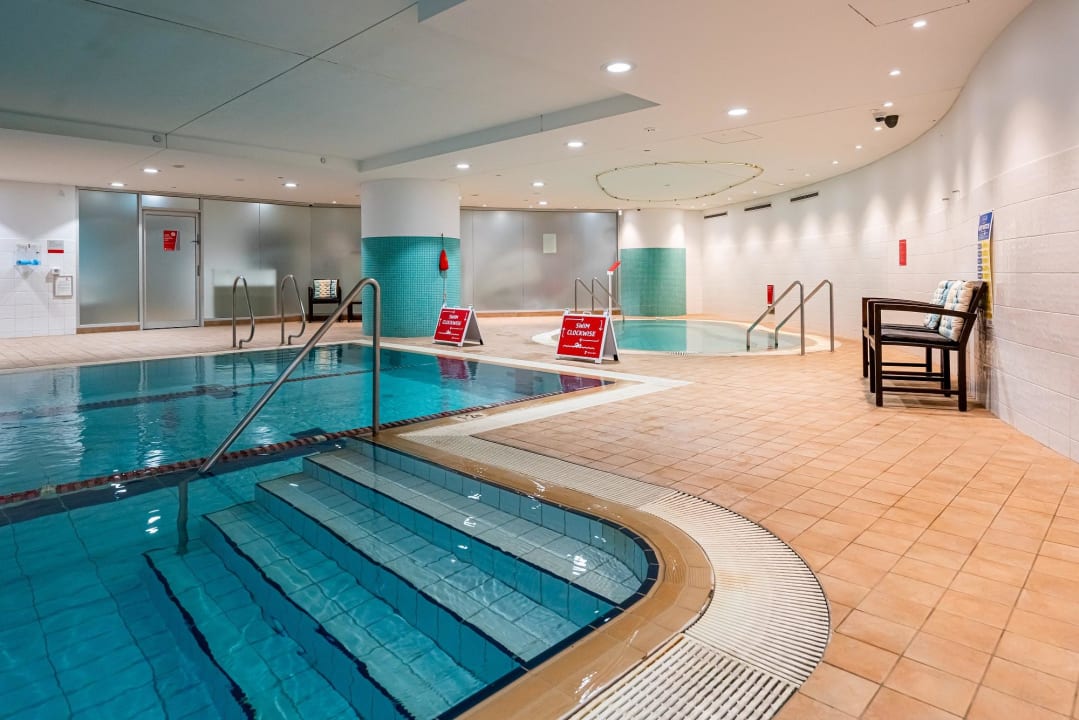 Pool Hilton Sydney