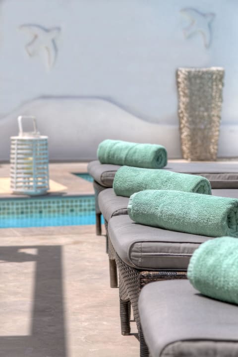 Sun loungers Lilly Residence All Suites Hotel