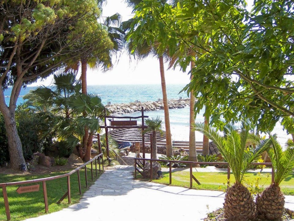 Gartenanlage Amathus Beach Hotel Limassol