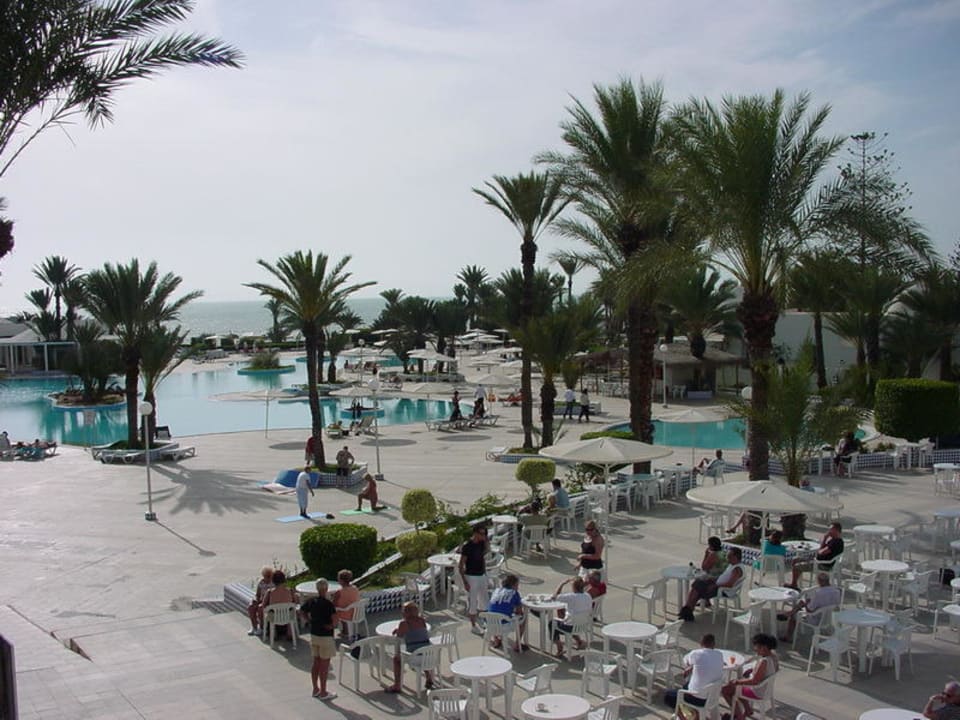 Blick von oben auf dem Pool Hotel El Mouradi Djerba Menzel