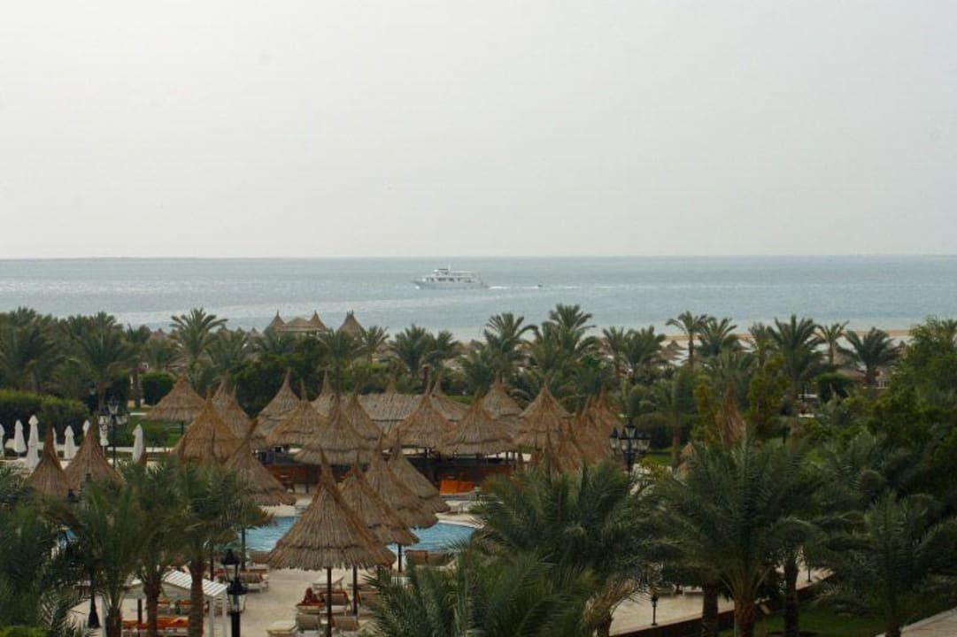 "Ausblick Richtung Pool" Siva Grand Beach (Hurghada) • HolidayCheck