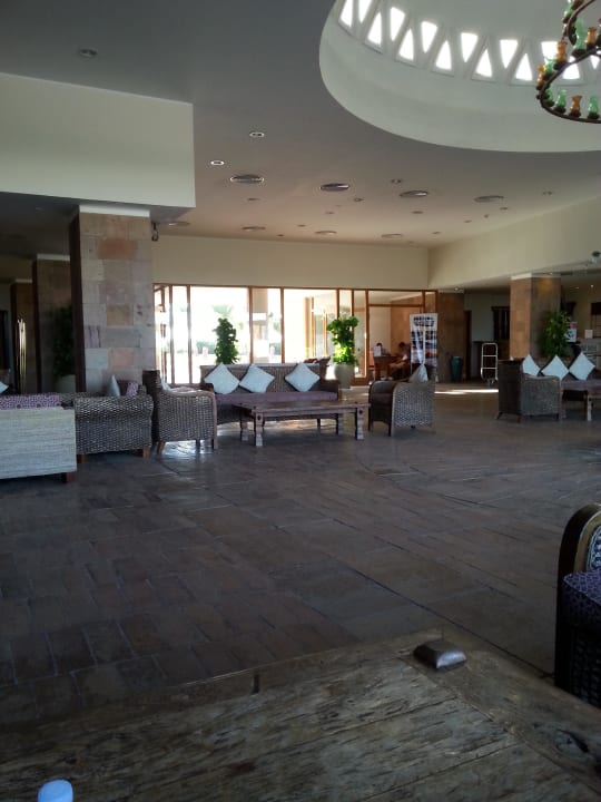 In der Lobby 2 Fort Arabesque Resort, Spa & Villas