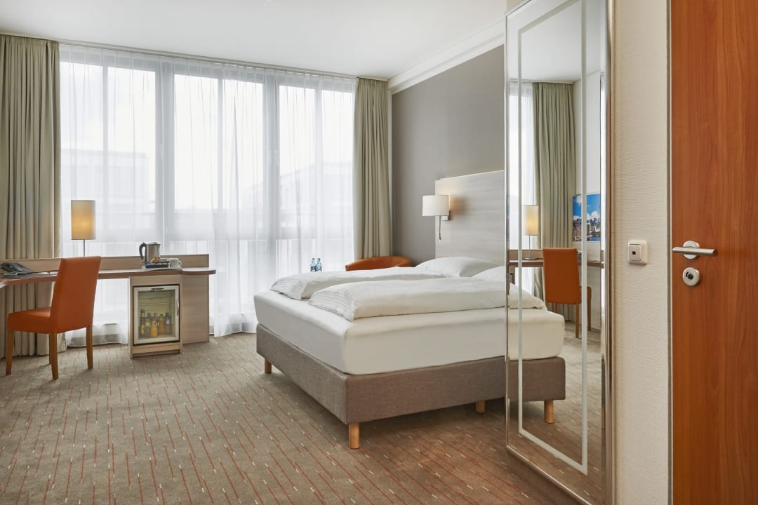 Zimmer H+ Hotel Berlin Mitte