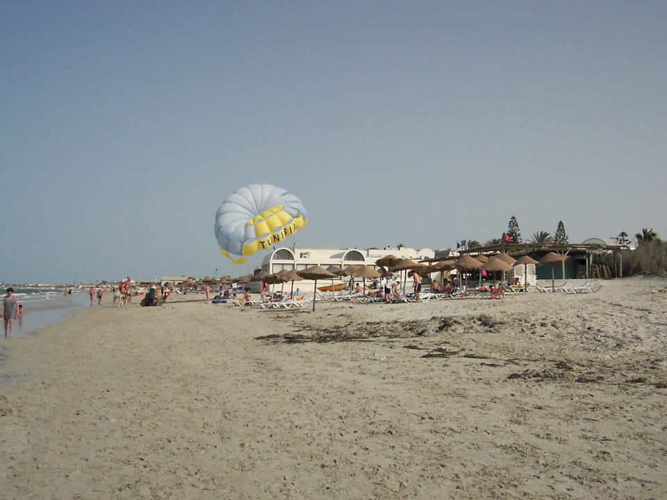 Strandabschnitt des Hotel Ksar-Djerba  The Ksar Djerba Charming Hotel & SPA