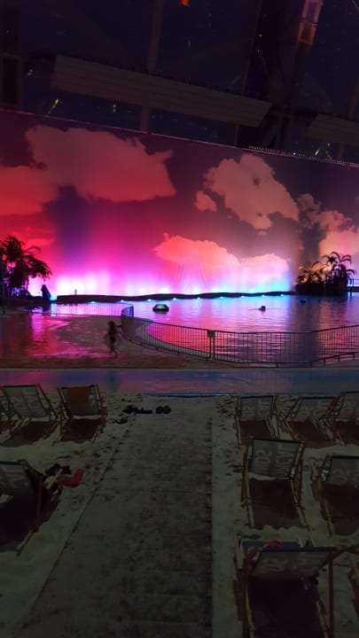 Pool Tropical Islands Resort