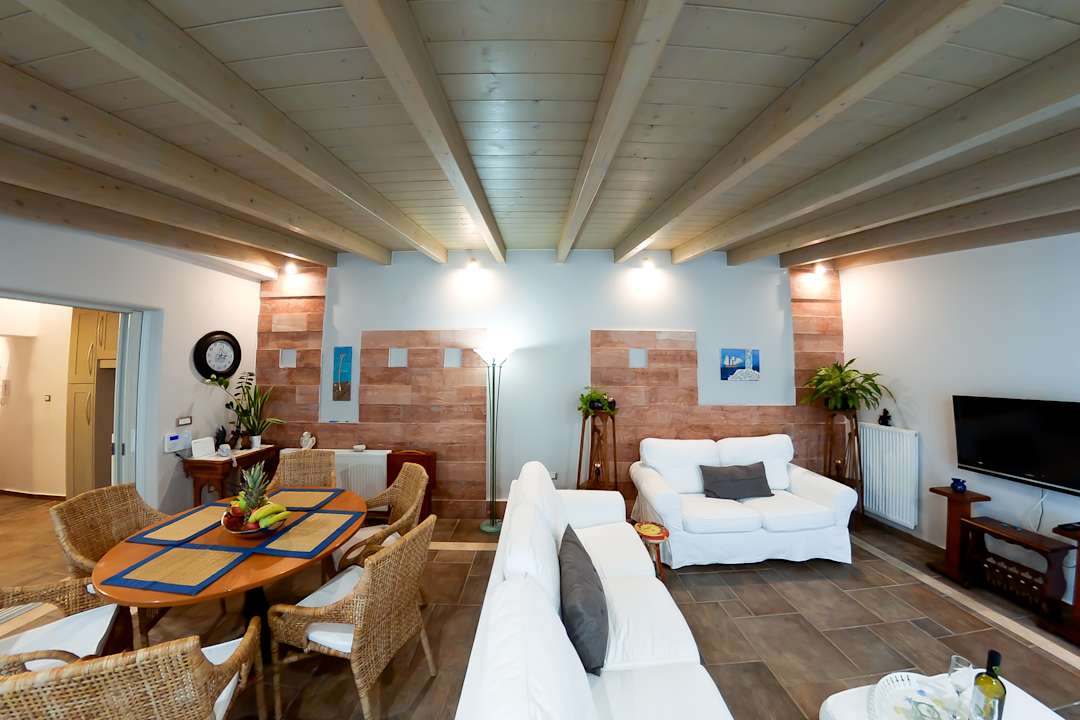 Zimmer Patras Luxury Seaside House