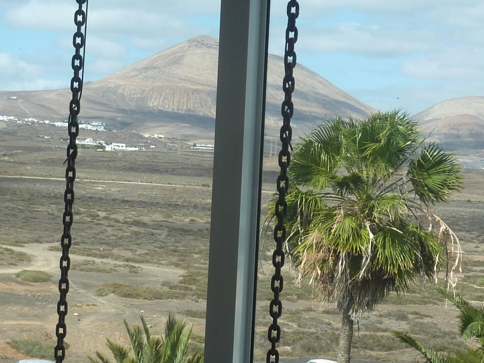 Blick vom Flur auf Hinterland Hipotels La Geria
