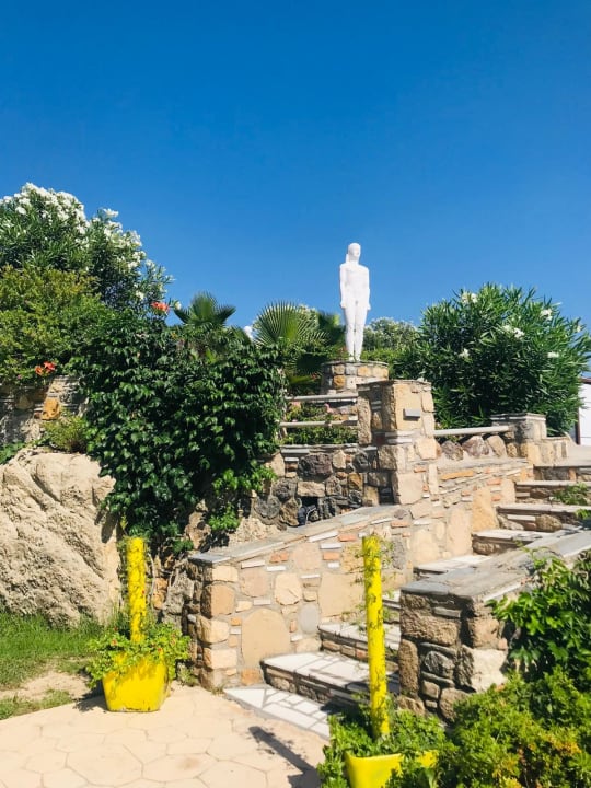 Außenansicht Hotel Kouros Palace