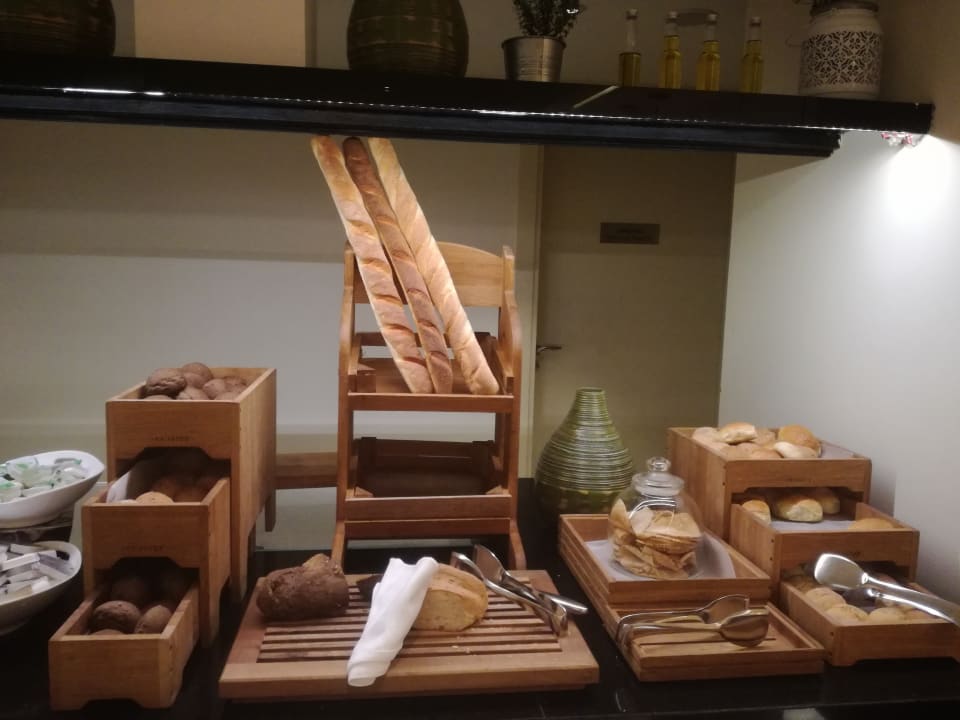 Gastro The Cove Rotana Resort