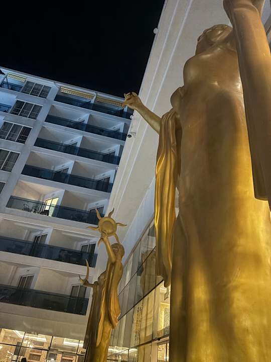 Lobby Azura Deluxe Resort & Spa Hotel