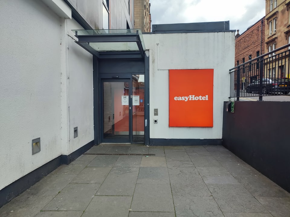 Außenansicht easyHotel Glasgow City