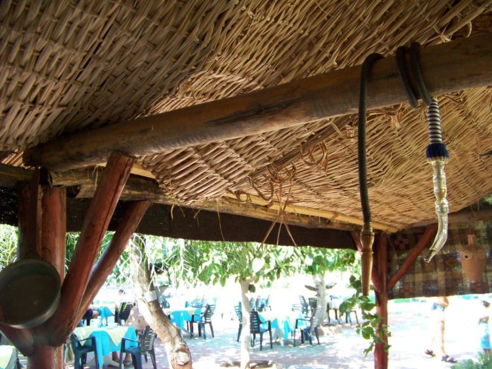 Orientalische Chillecke an der Strandbar - Details Hotel Gardenia Beach
