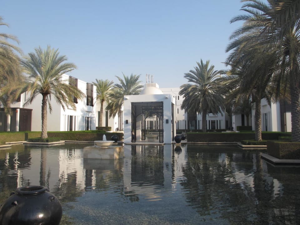 Blick auf das Hauptgebäude der Hotelanlage The Chedi Muscat