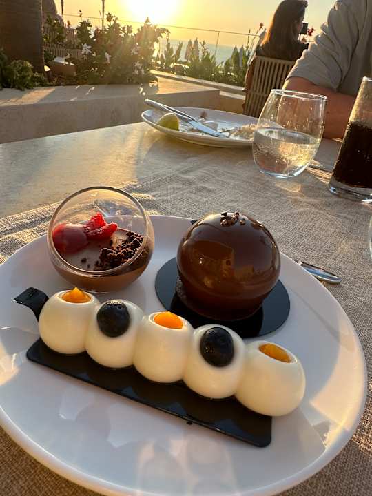 Gastro The Royal Senses Resort, Curio Collection by Hilton