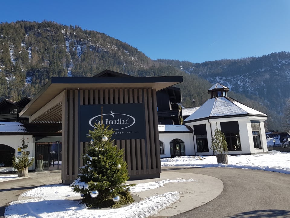 Außenansicht Hotel Gut Brandlhof