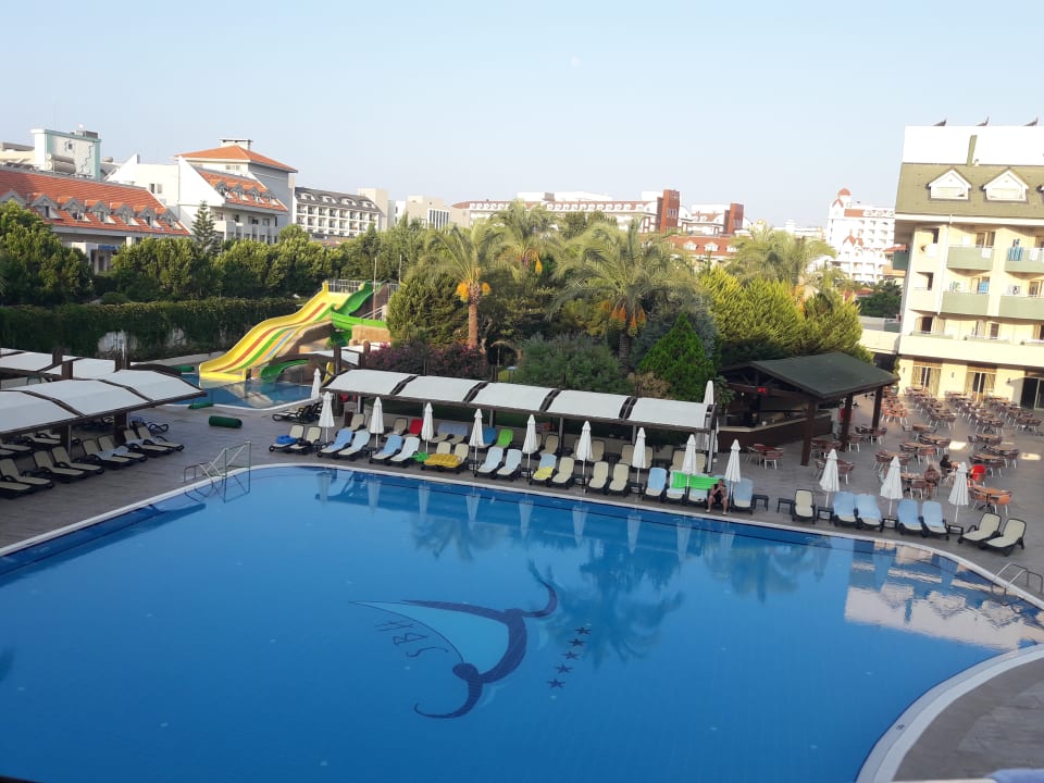 Pool Side Breeze Hotel