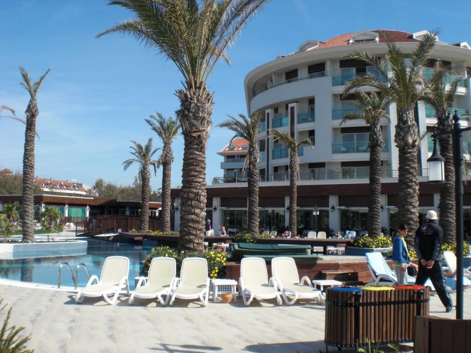 Evren Beach - von der Promenade aus gesehen - Sunis Evren Beach Resort Hotel & Spa