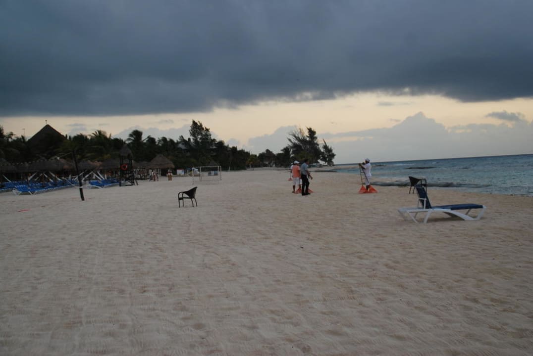 Die Sonne geht auf Sandos Caracol Eco Resort