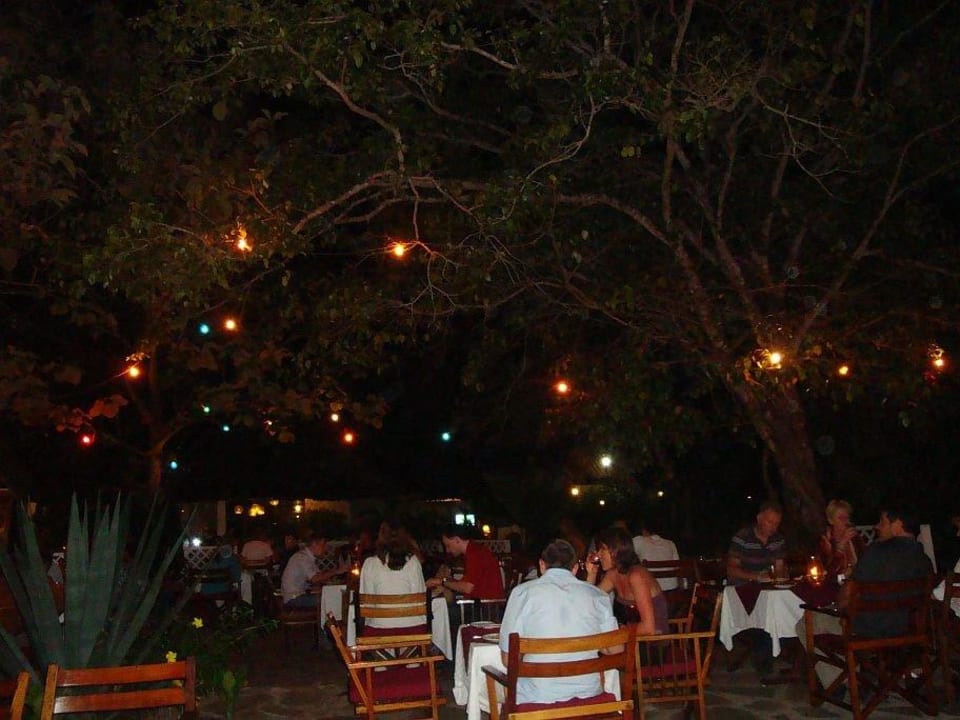 Abendessen auf der Terrasse Hotel Papillon Lagoon Reef