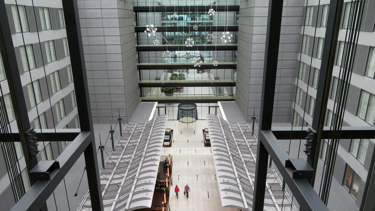Lobby Hilton Frankfurt Airport