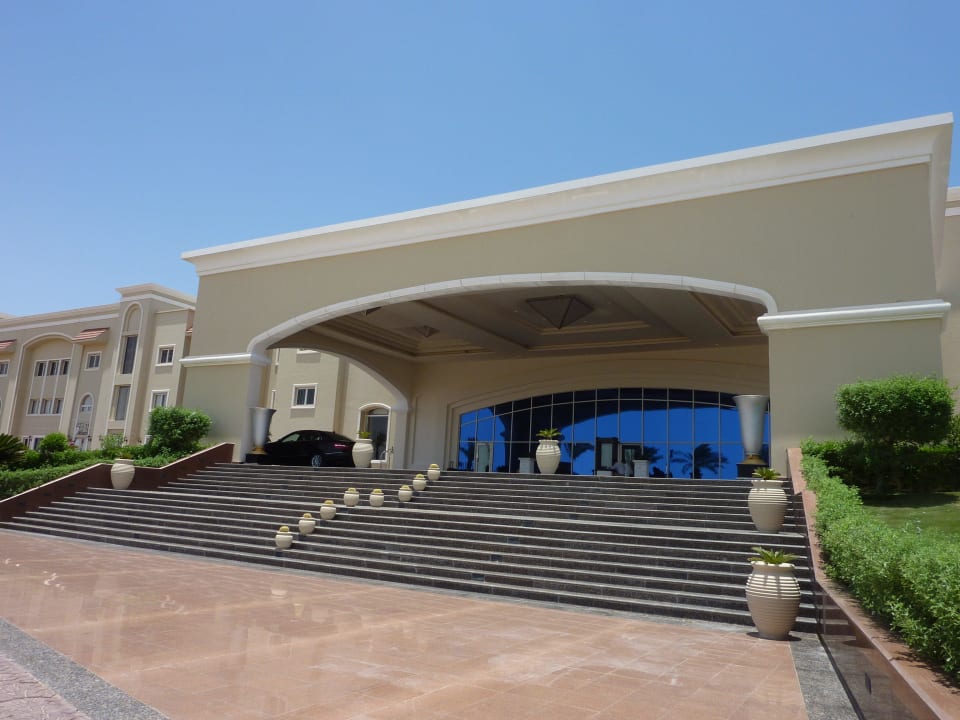 Eingang Premier Le Reve Hotel & Spa