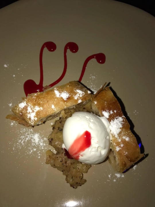 Deutscher Abend - Apfelstrudel SUNRISE Crystal Bay Resort