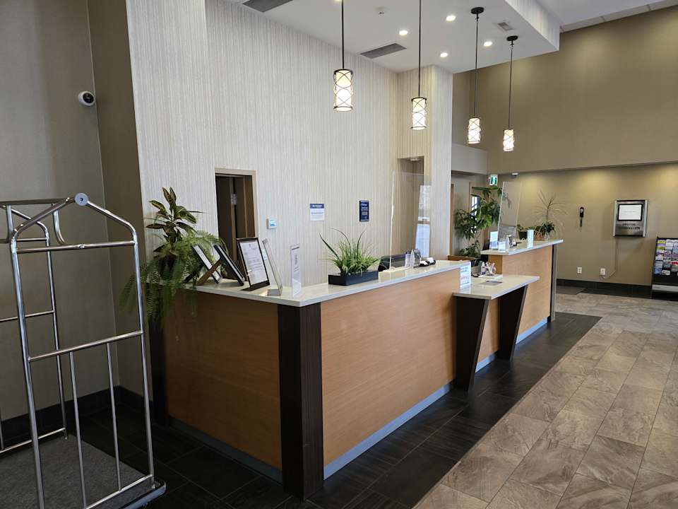 Lobby Best Western Plus Burnaby Hotel