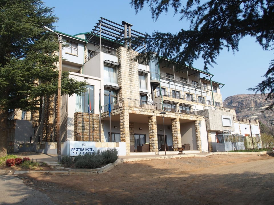 Blick auf das Hotel Protea Hotel Clarens