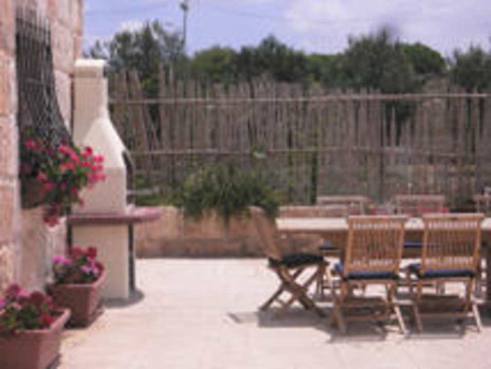 Grillplatz hinter dem Farmhaus Hotel Farmhouse Malta