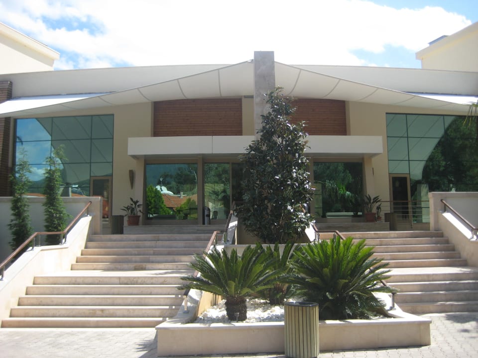 Haupteingang Paloma Pasha