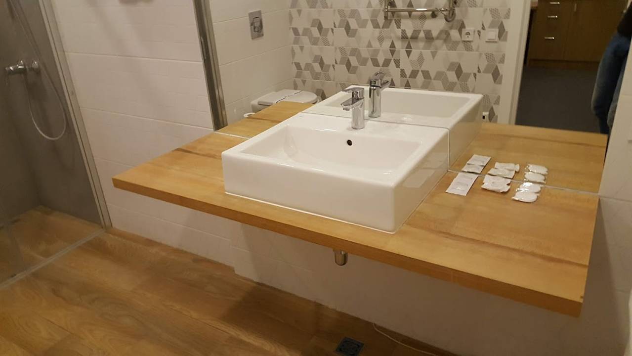 Zimmer Partner Guest House Baseina Street