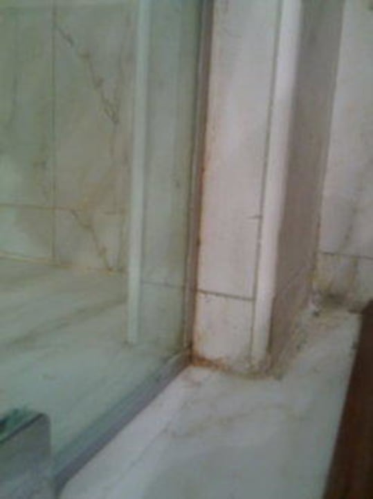 Bad sehr unsauber Titanic Beach Spa & Aqua Park