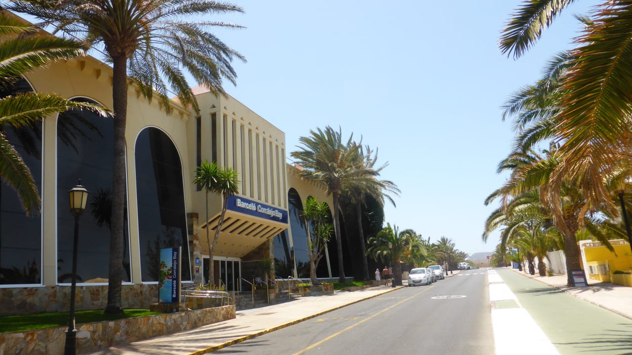 Hotelansicht von der Straße Barceló Corralejo Bay - Adults only