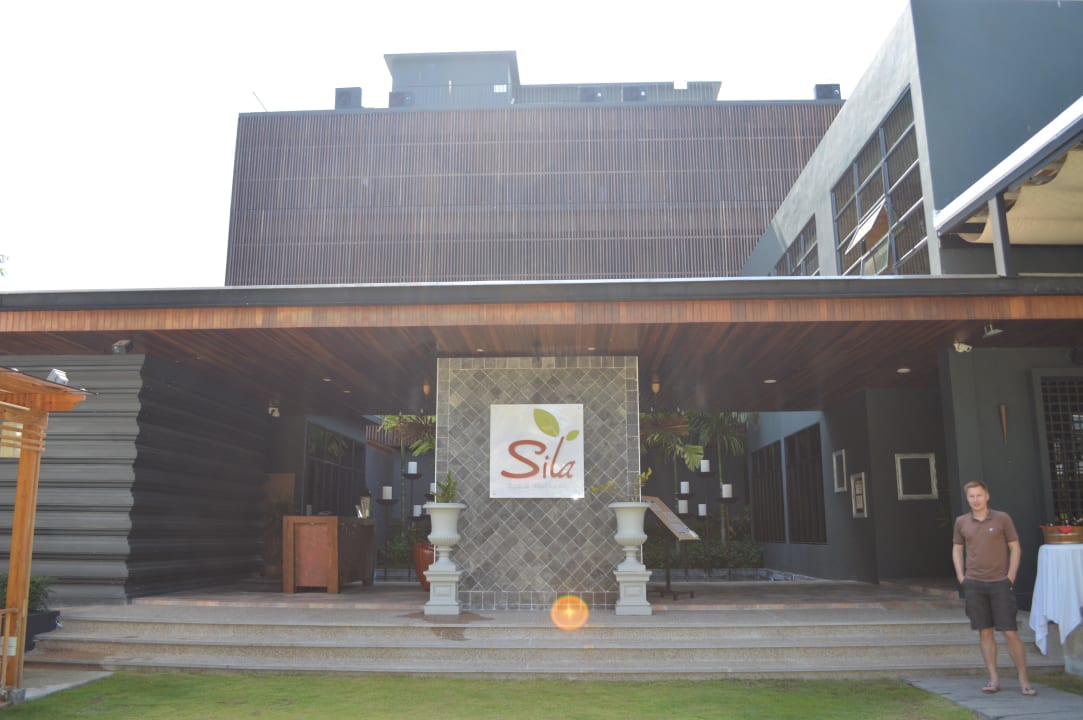 Eingang zum Restaurant & Spa Bereich The Waters Khao Lak by Katathani