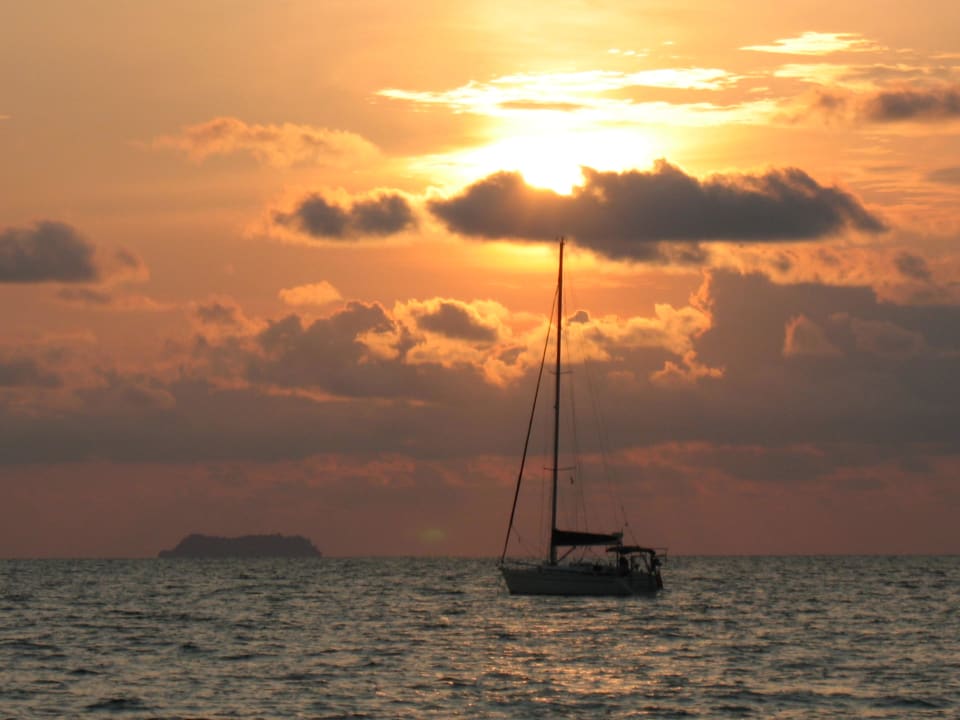 Tolle Sonnenuntergänge Hotel Lanta Castaway Resort
