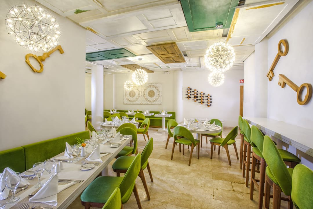 Restaurant Viva Tangerine by Wyndham - All Inclusive Resort