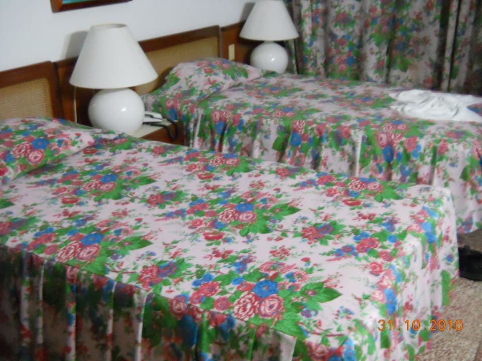 Schön blumig Hotel El Salton