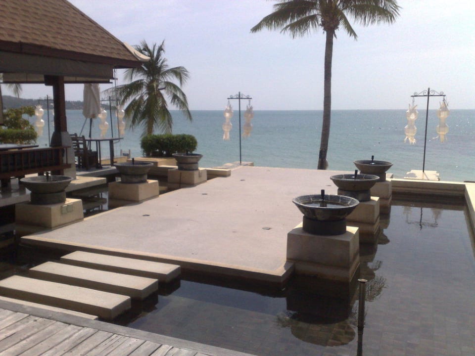 Links Restaurant, geradeaus Meer Pavilion Samui Villas & Resort