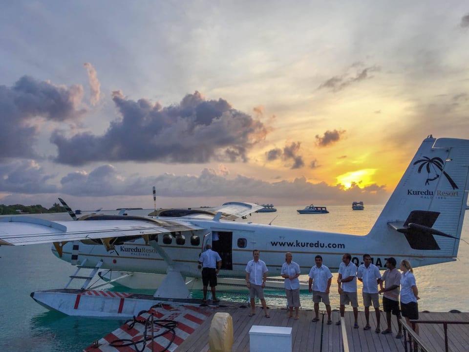 Abflug nach Hause. Verabschiedet vom Management Kuredu Island Resort & Spa