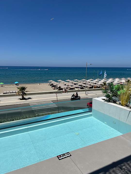 Außenansicht Ikones Seafront Luxury Suites