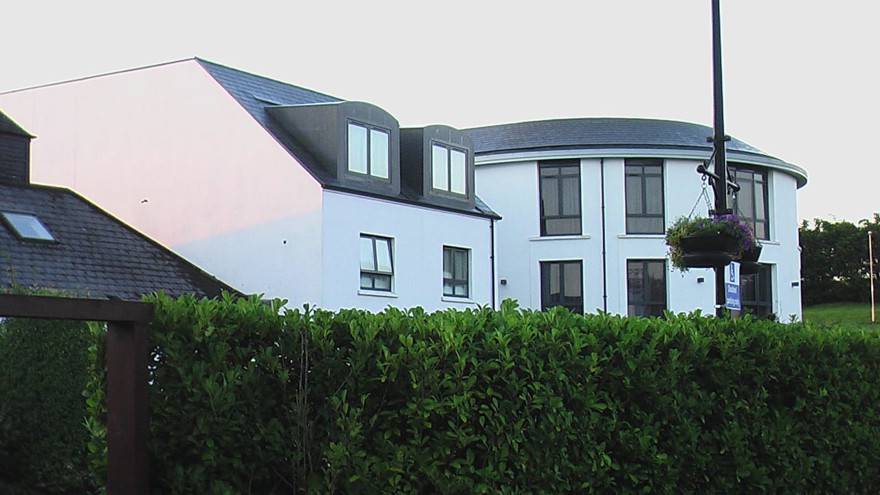 Seitenflügel des Hotels La Mon Hotel & Country Club