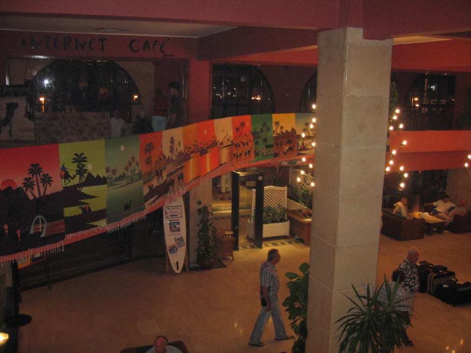 Blick von oben auf Lobby Giftun Azur Resort