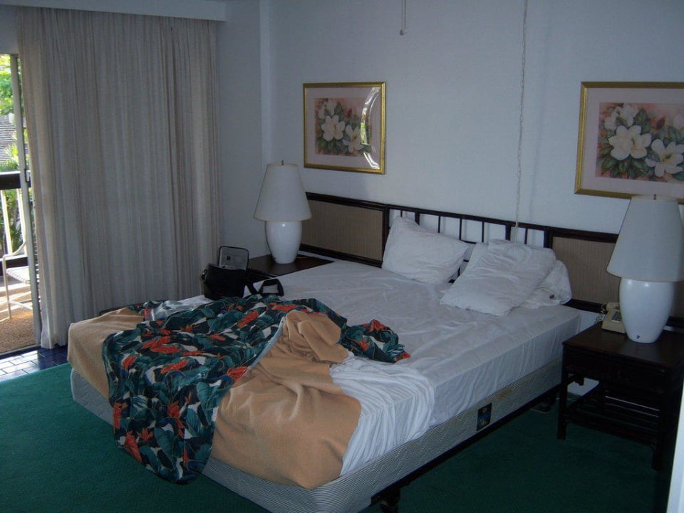 Bett Kauai Shores Hotel