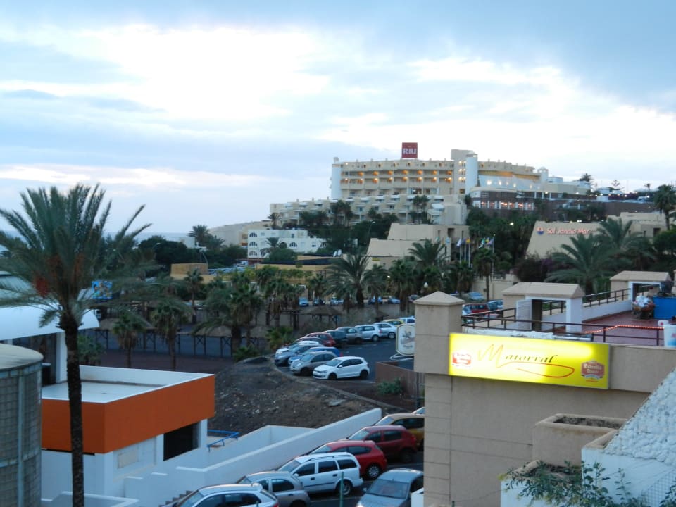 Blick nach rechts zum Riu Hotel Servatur Alameda de Jandía