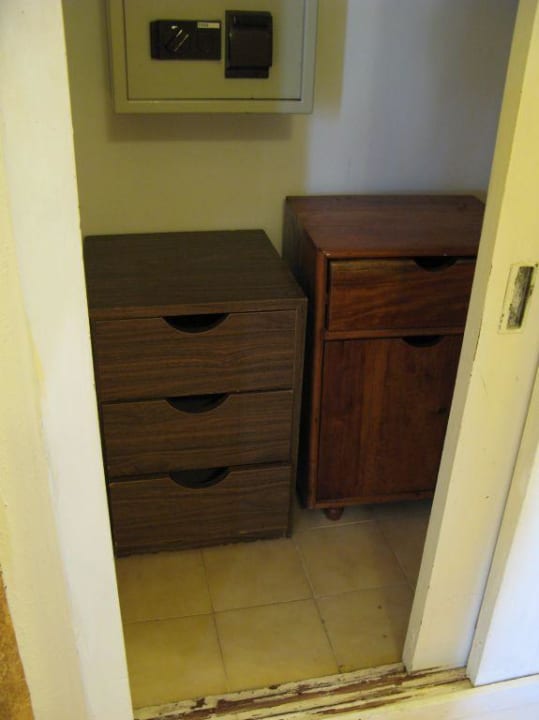Ablagefläche im Schrank Hotel Villa Cuba