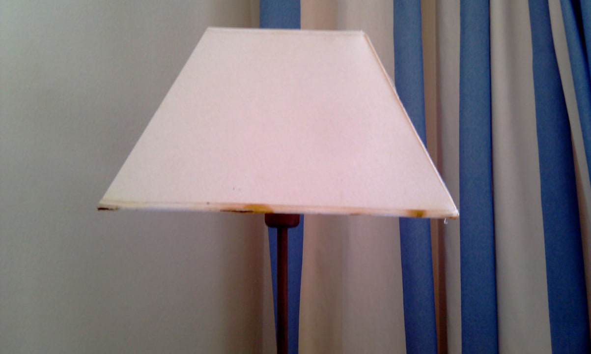 Rostige Ständerlampe Apartamentos Hesperia Bristol Playa