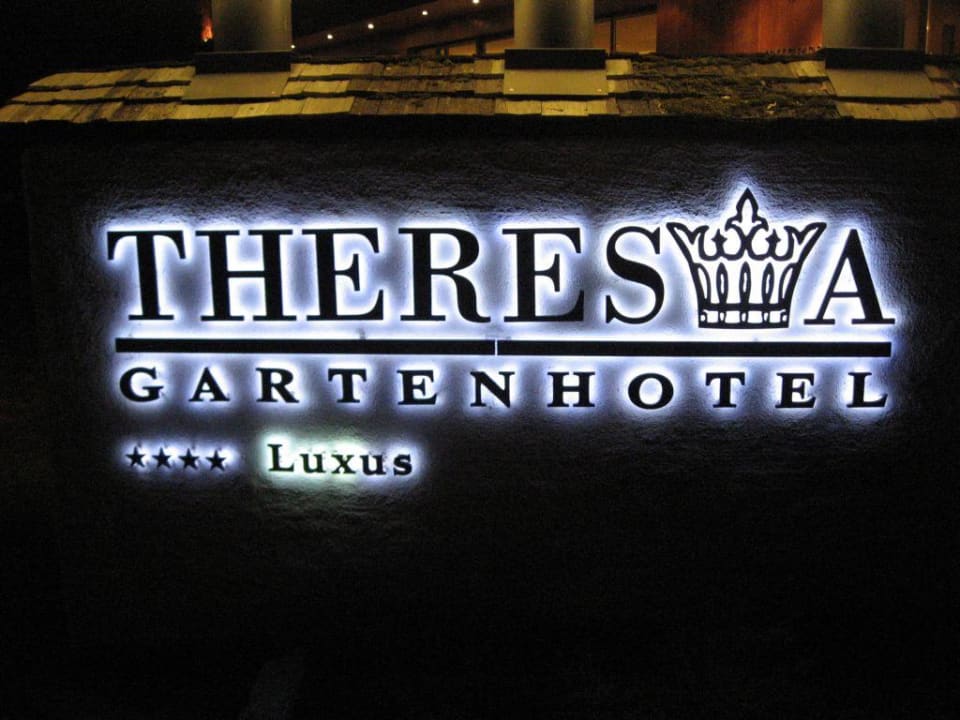 Logo Familien- & Gartenhotel Theresia