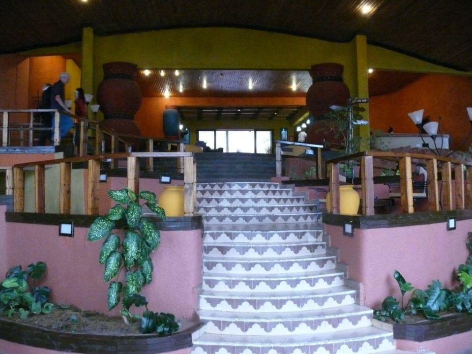 Innenbereich der Lodge Hotel Serengeti Sopa Lodge